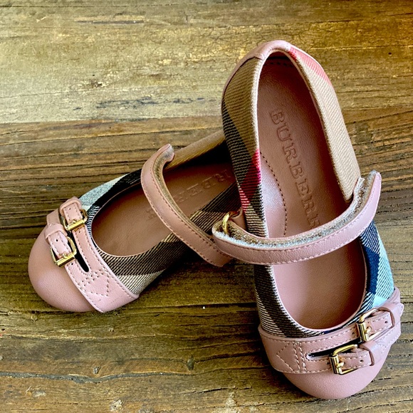 Burberry Girls Flats - Picture 1 of 4